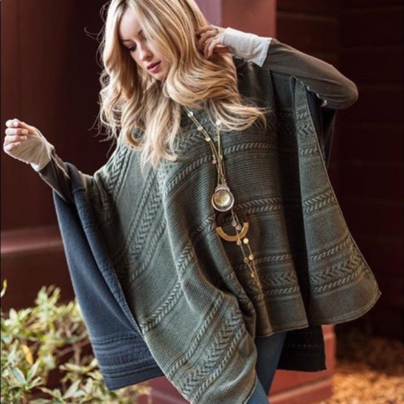 Evy’s Tree Jackets & Blazers - 🔥🔥Evy’s Tree Soshie Poncho